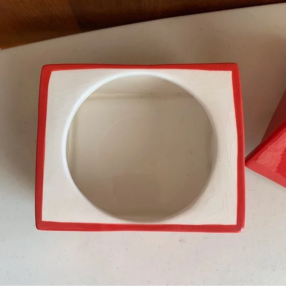 Peanuts Classic Snoopy on His Dog House Ceramic Cookie Jar - Picture 6 of 8